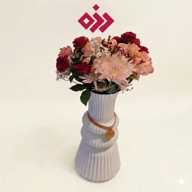 فازة مع ورد