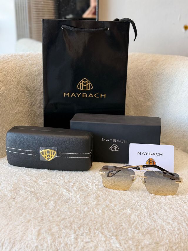 نظارات نسائية